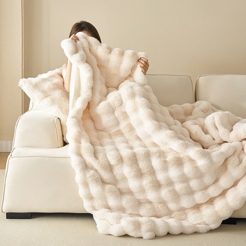 Indulge in the Velvety Softness of Shilucheng's Premium Flannel Fleece Blanket